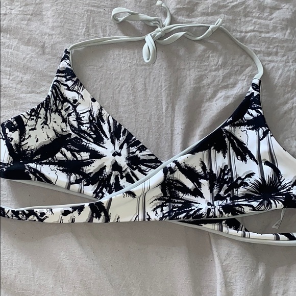 Coral Coast Reversible Wrap Top - Picture 3 of 4